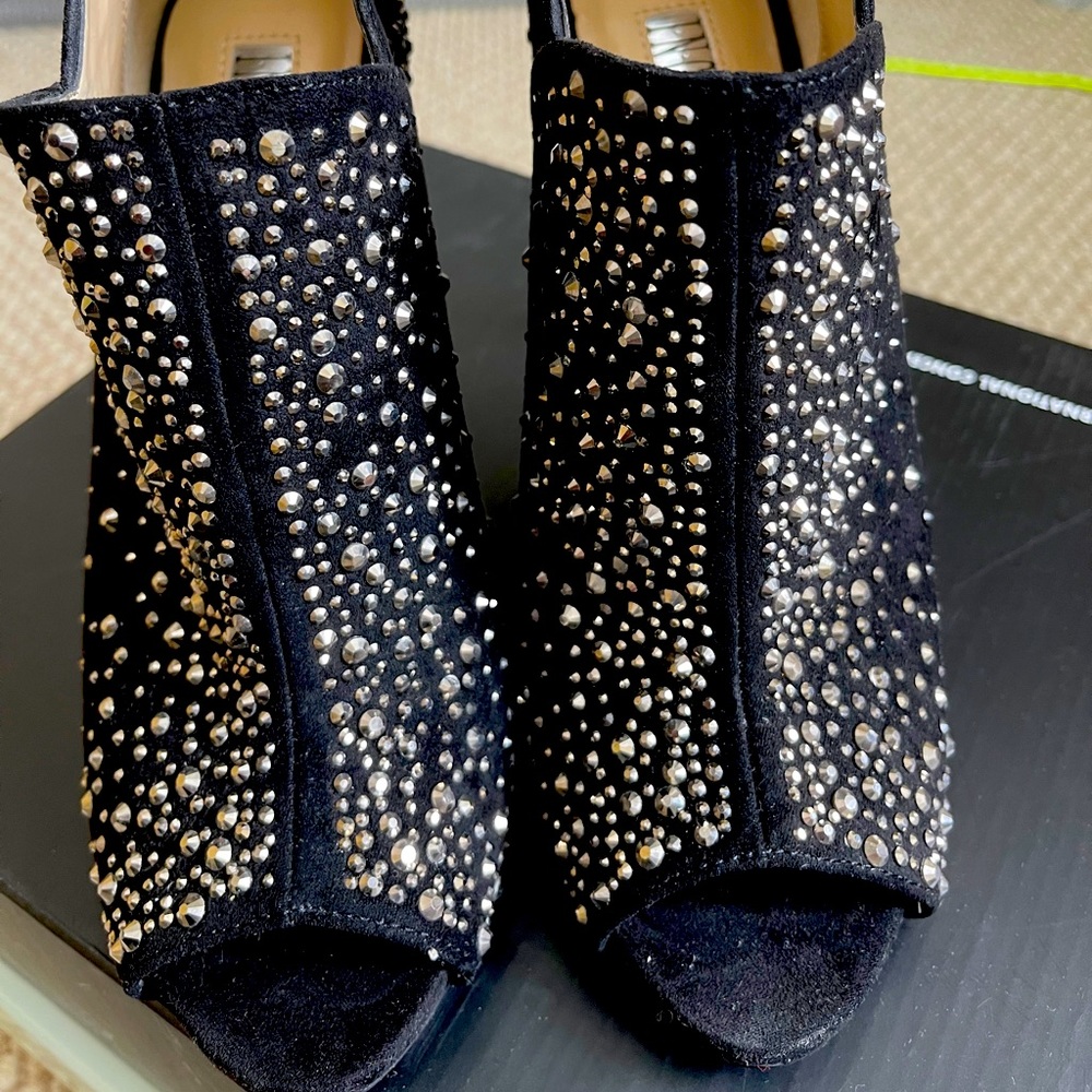 Women’ ankle booties